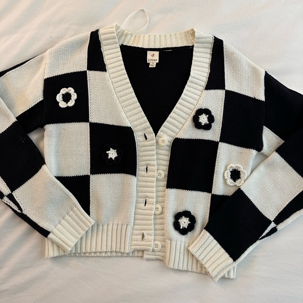 Knit Checkered Cropped Cardigan with Knit Flowers